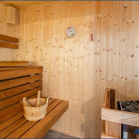 Kirchstr 4a Holiday home *